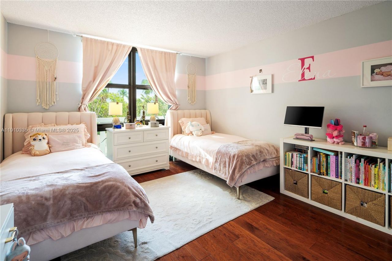 1111 Crandon Blvd, Unit C205, Key Biscayne, FL 33149 Photo