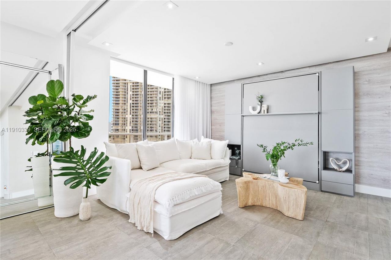 20281 E Country Club Dr, Unit 808, Aventura, FL 33180 Photo