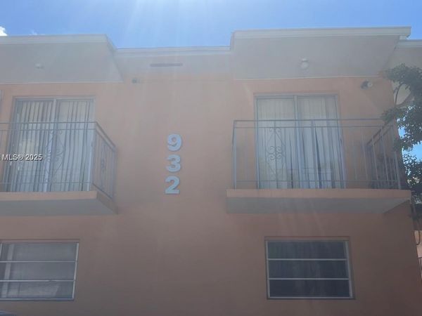 932 NW 5th St, Miami, FL 33128