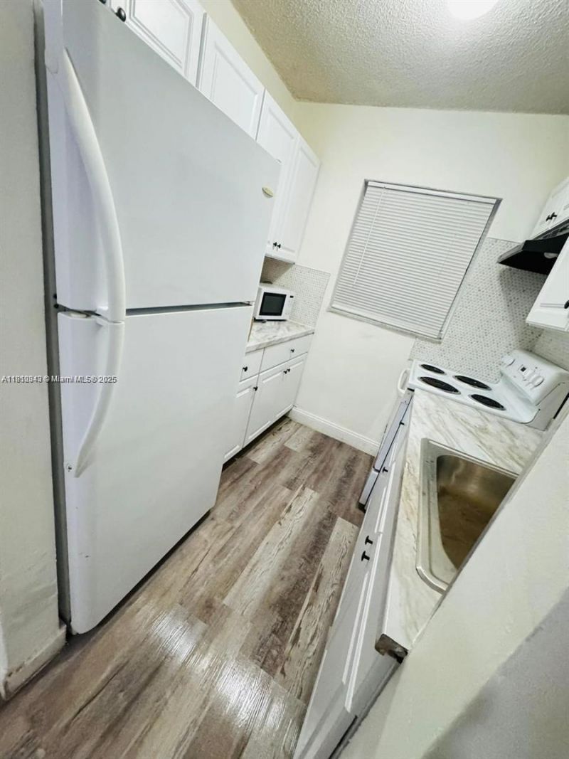 932 NW 5th St, Miami, FL 33128 Photo