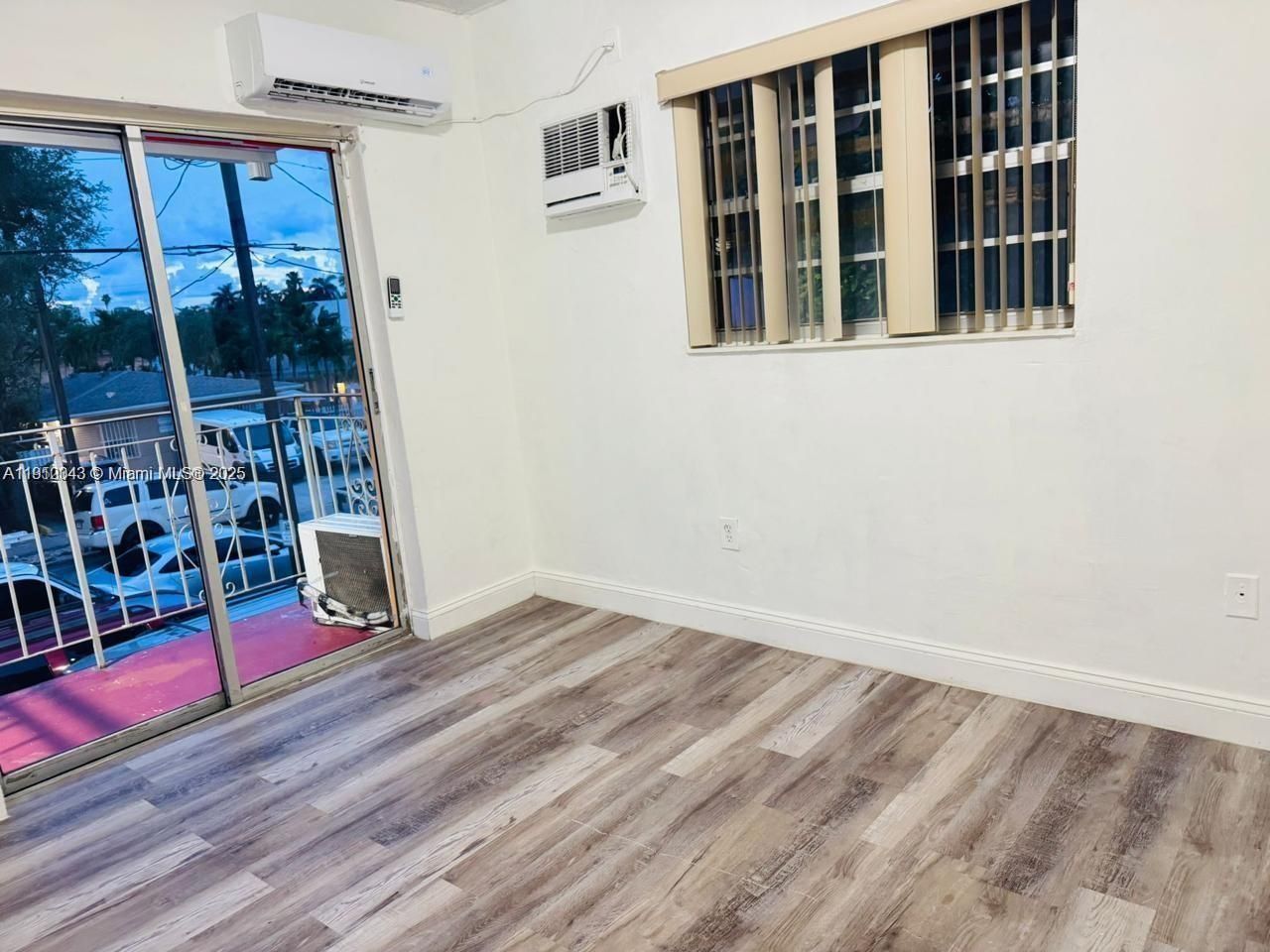 932 NW 5th St, Miami, FL 33128 Photo