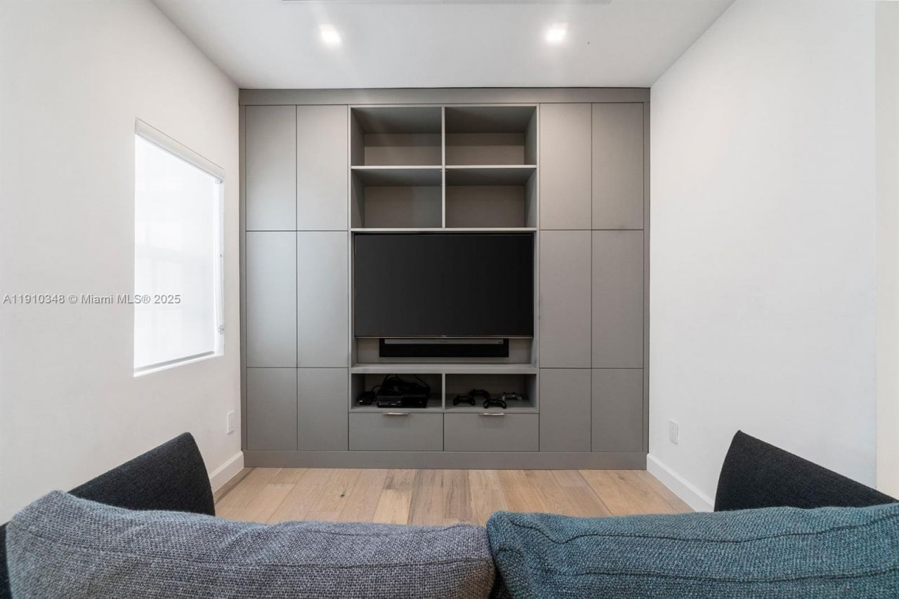 19941 NE 36th Pl, Aventura, FL 33180 Photo