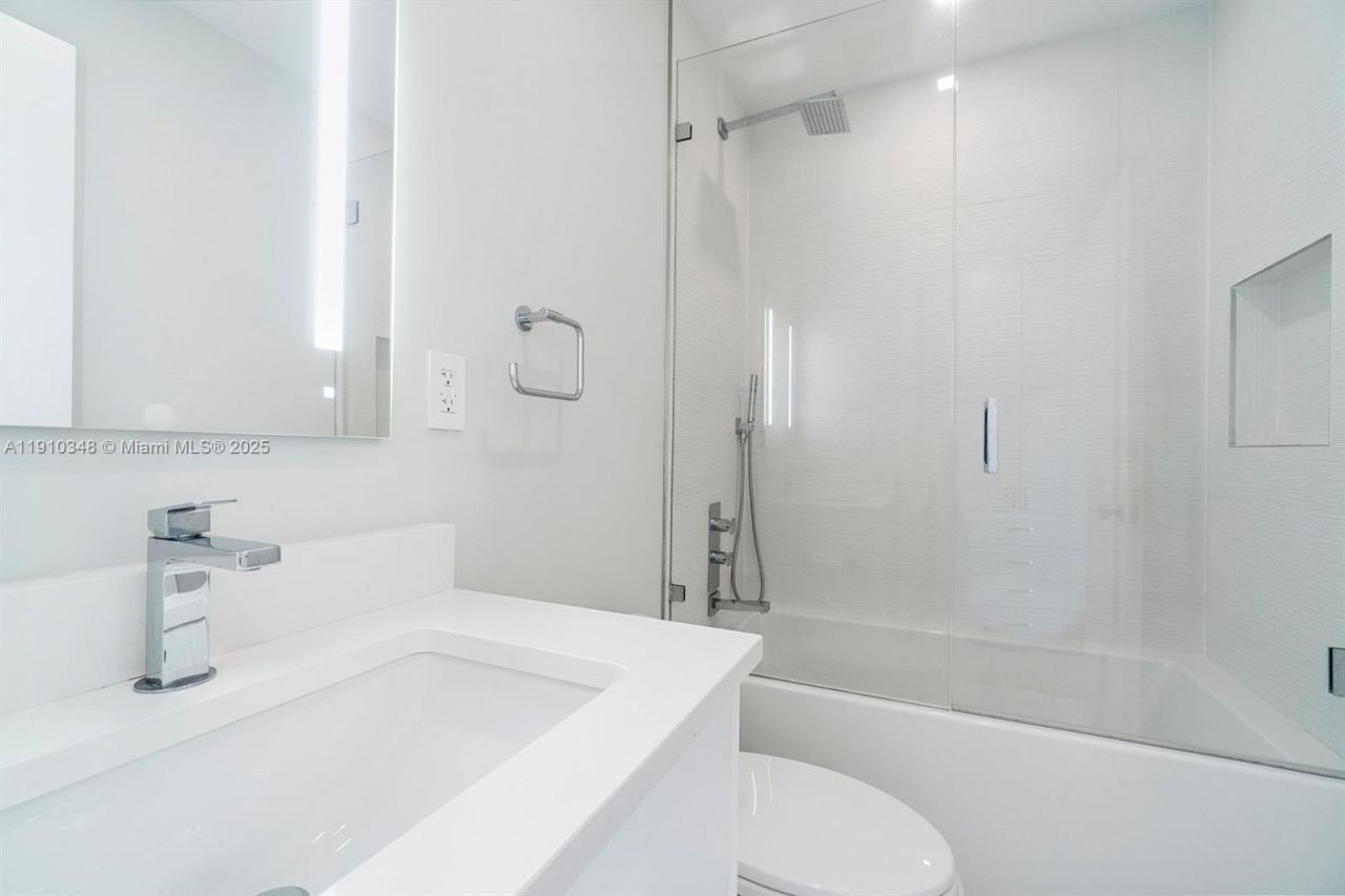 19941 NE 36th Pl, Aventura, FL 33180 Photo