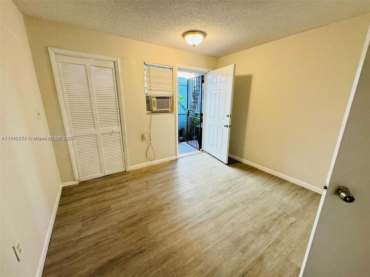 10805 SW 4th St, Sweetwater, FL 33174 Photo