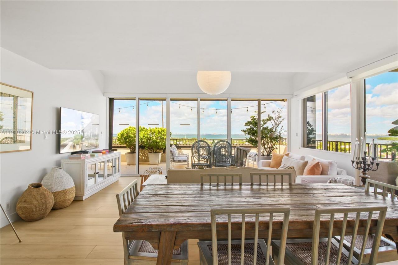 151 Crandon Blvd, Unit 1136, Key Biscayne, FL 33149 Photo