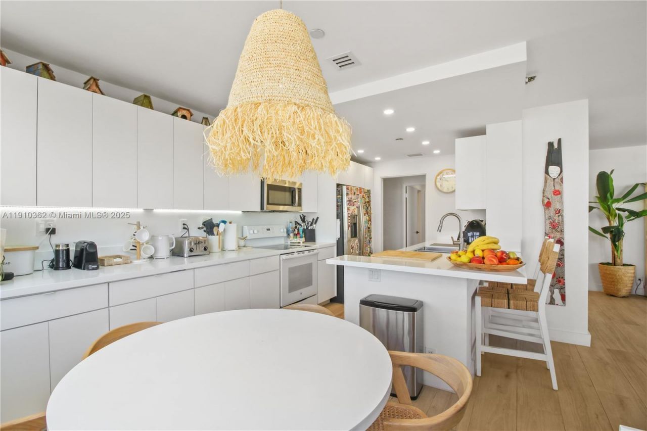 151 Crandon Blvd, Unit 1136, Key Biscayne, FL 33149 Photo