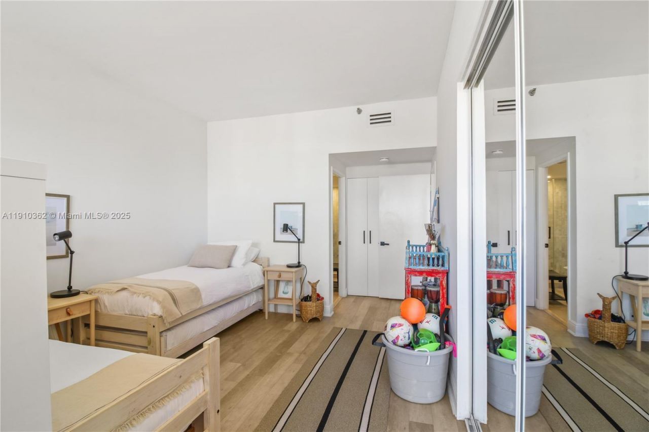 151 Crandon Blvd, Unit 1136, Key Biscayne, FL 33149 Photo