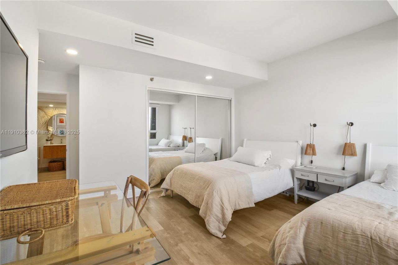 151 Crandon Blvd, Unit 1136, Key Biscayne, FL 33149 Photo