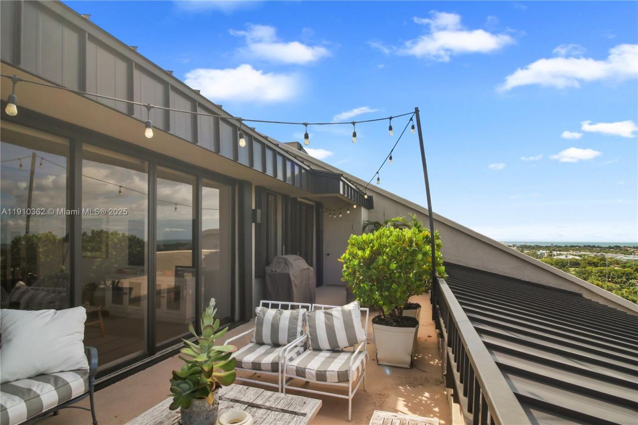 151 Crandon Blvd, Unit 1136, Key Biscayne, FL 33149 Photo