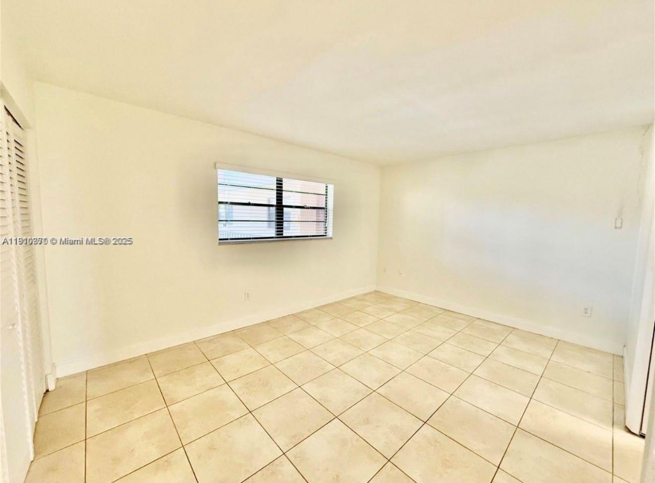 10825 SW 112th Ave, Unit 302, Miami, FL 33176 Photo