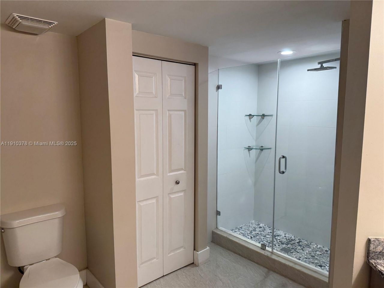 17150 N Bay Rd, Unit 2102, Sunny Isles Beach, FL 33160 Photo