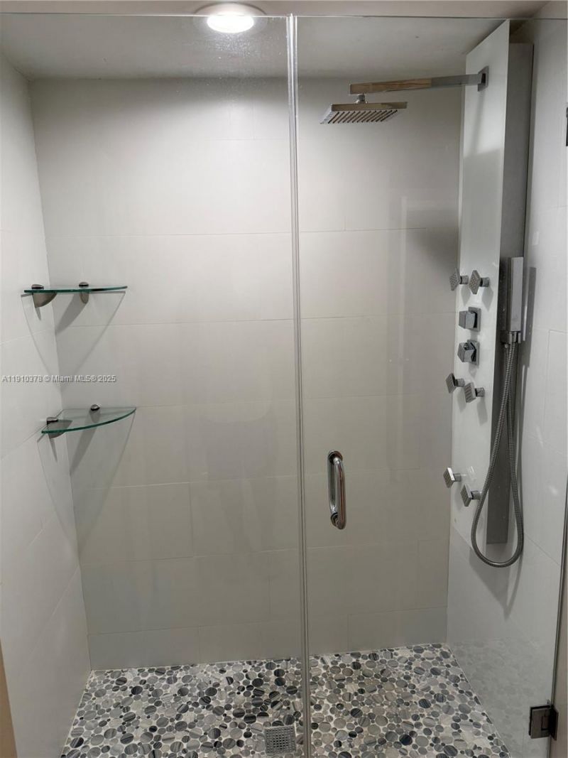 17150 N Bay Rd, Unit 2102, Sunny Isles Beach, FL 33160 Photo