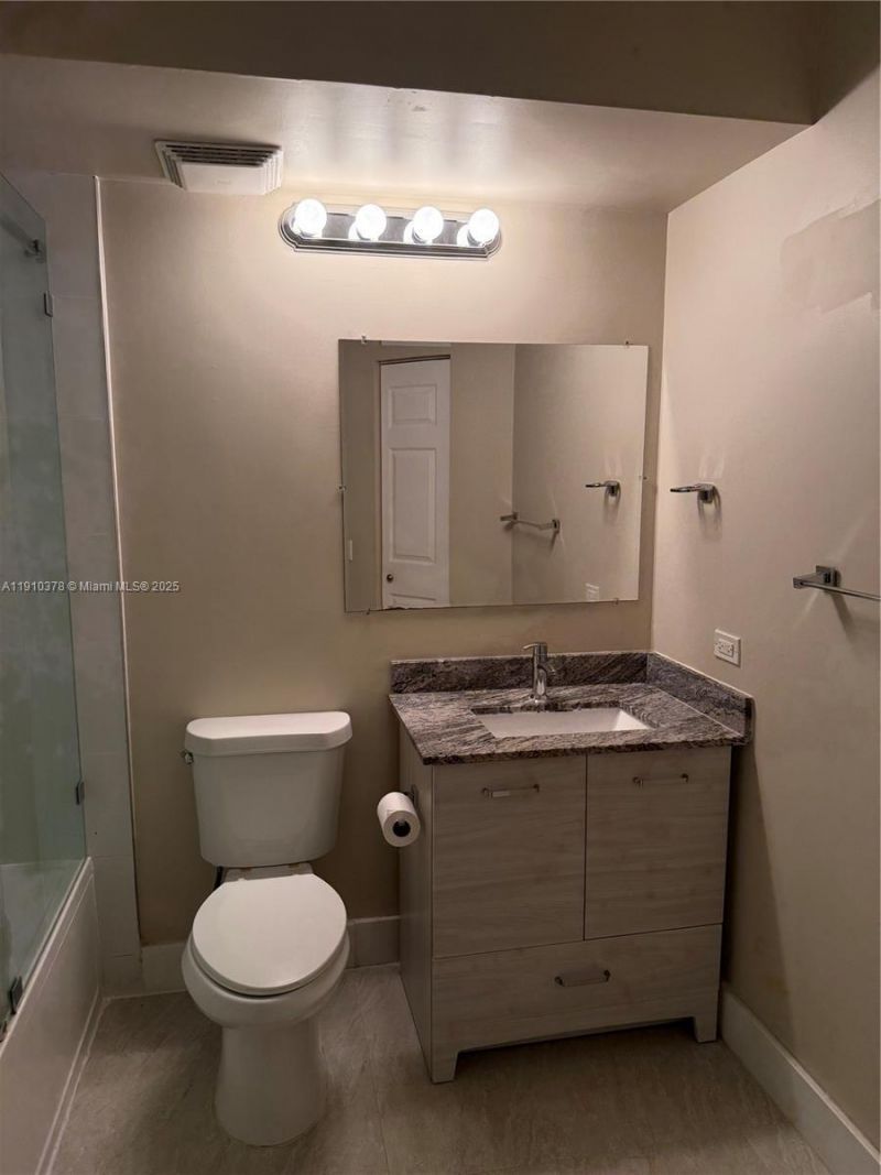 17150 N Bay Rd, Unit 2102, Sunny Isles Beach, FL 33160 Photo