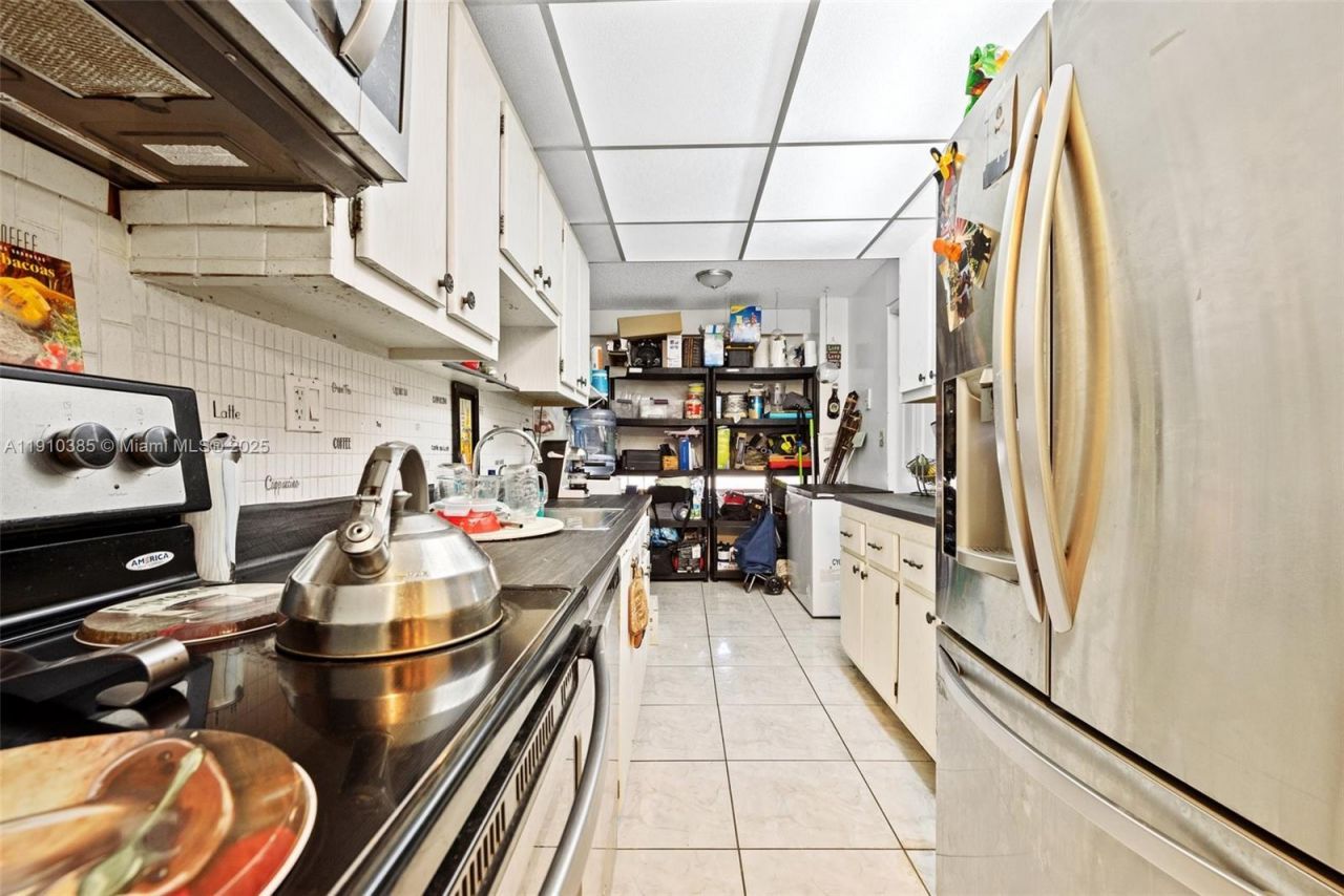 231 174th St, Unit 320, Sunny Isles Beach, FL 33160 Photo