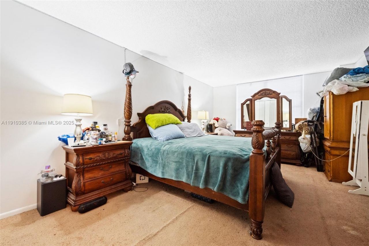 231 174th St, Unit 320, Sunny Isles Beach, FL 33160 Photo