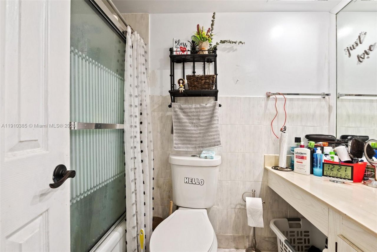 231 174th St, Unit 320, Sunny Isles Beach, FL 33160 Photo