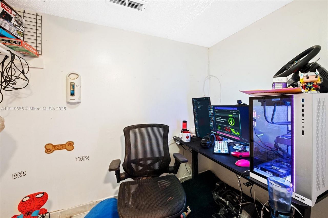 231 174th St, Unit 320, Sunny Isles Beach, FL 33160 Photo