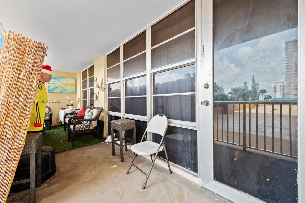 231 174th St, Unit 320, Sunny Isles Beach, FL 33160 Photo