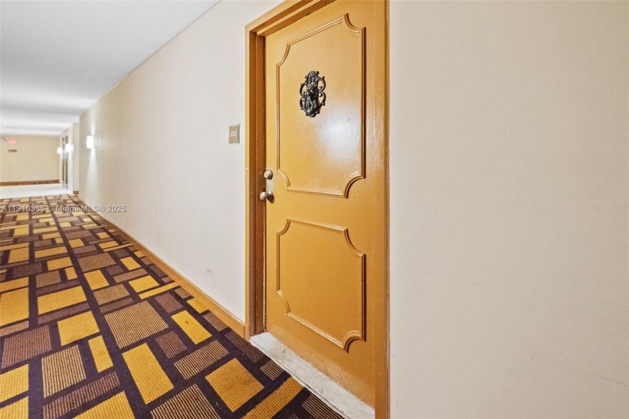 231 174th St, Unit 320, Sunny Isles Beach, FL 33160 Photo