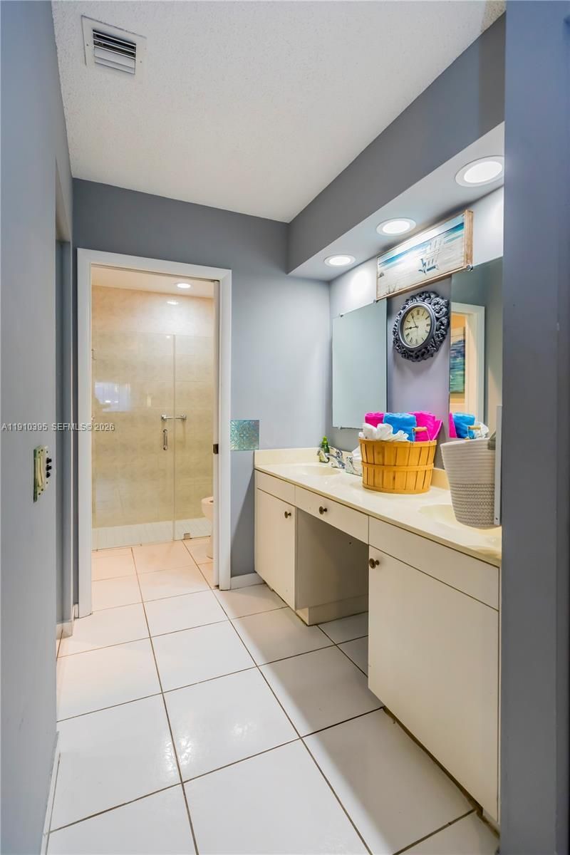 1327 Seagrape Cir, Weston, FL 33326 Photo