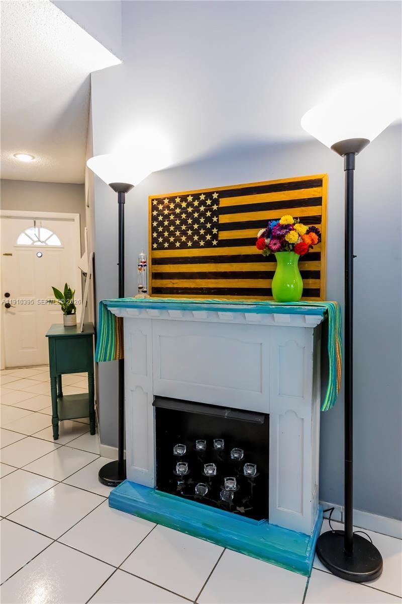 1327 Seagrape Cir, Weston, FL 33326 Photo