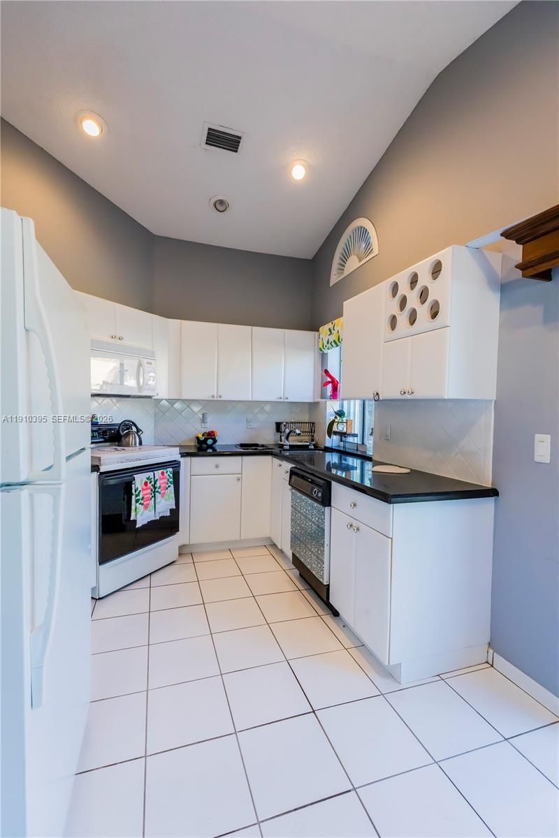 1327 Seagrape Cir, Weston, FL 33326 Photo