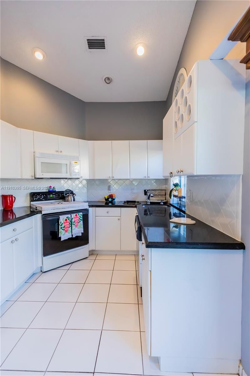 1327 Seagrape Cir, Weston, FL 33326 Photo