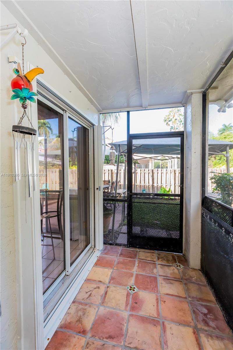 1327 Seagrape Cir, Weston, FL 33326 Photo