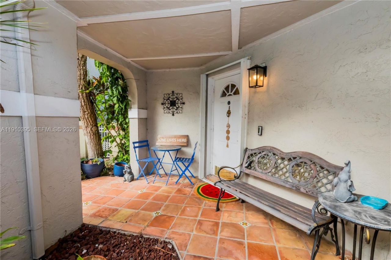 1327 Seagrape Cir, Weston, FL 33326 Photo