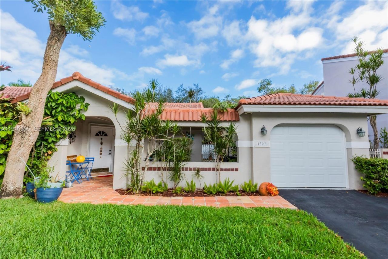 1327 Seagrape Cir, Weston, FL 33326 Photo