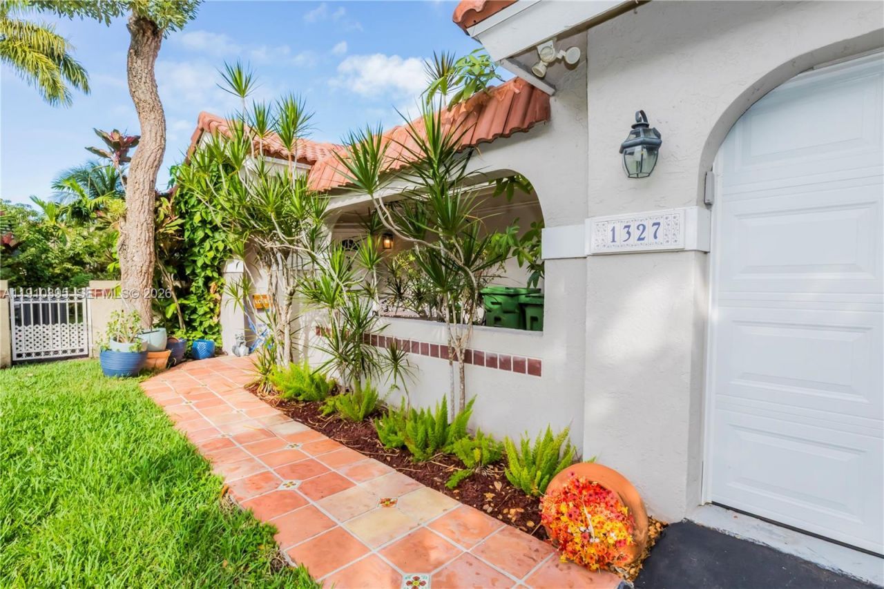 1327 Seagrape Cir, Weston, FL 33326 Photo