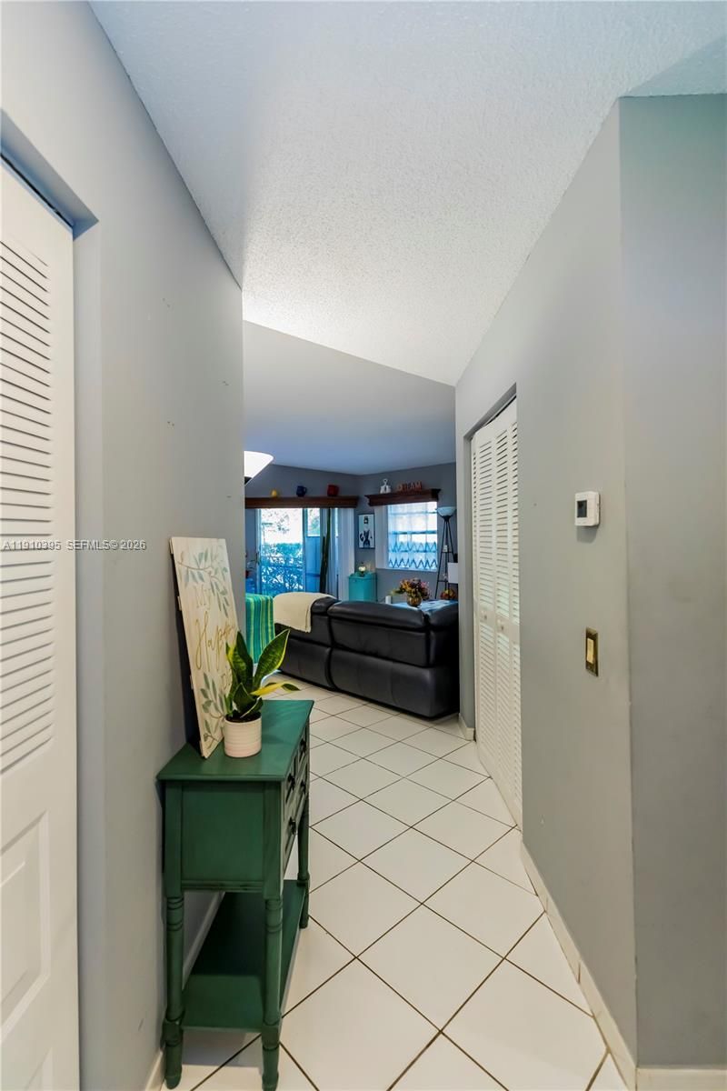 1327 Seagrape Cir, Weston, FL 33326 Photo