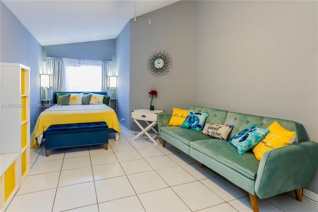 1327 Seagrape Cir, Weston, FL 33326 Photo