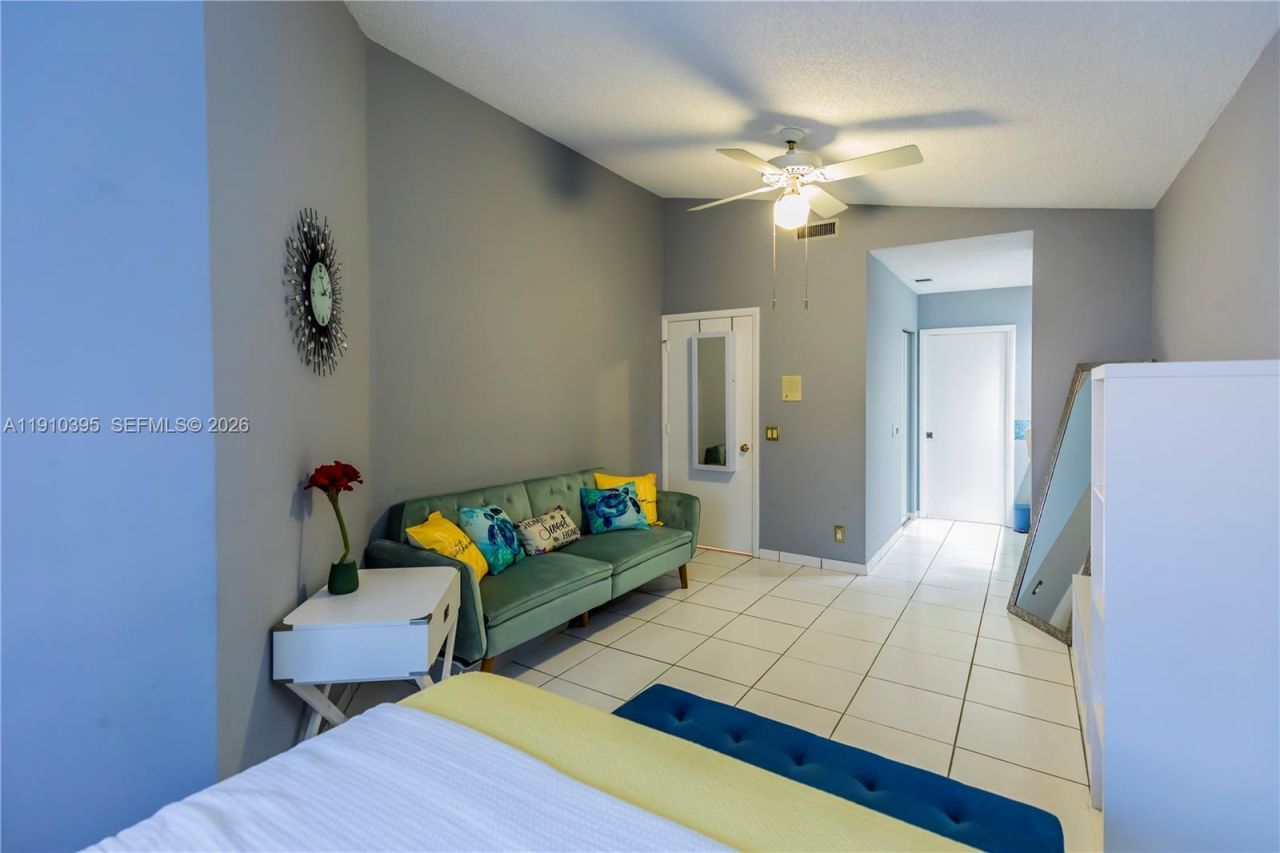 1327 Seagrape Cir, Weston, FL 33326 Photo