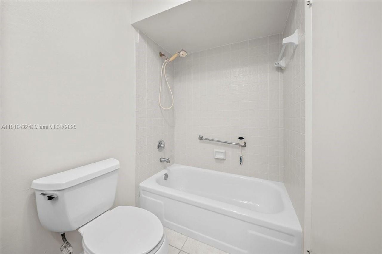 508 Holyoke Ln, Unit A, Lake Worth, FL 33467 Photo