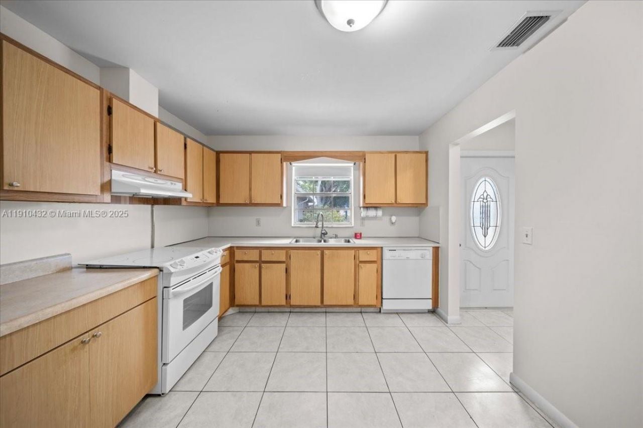 508 Holyoke Ln, Unit A, Lake Worth, FL 33467 Photo