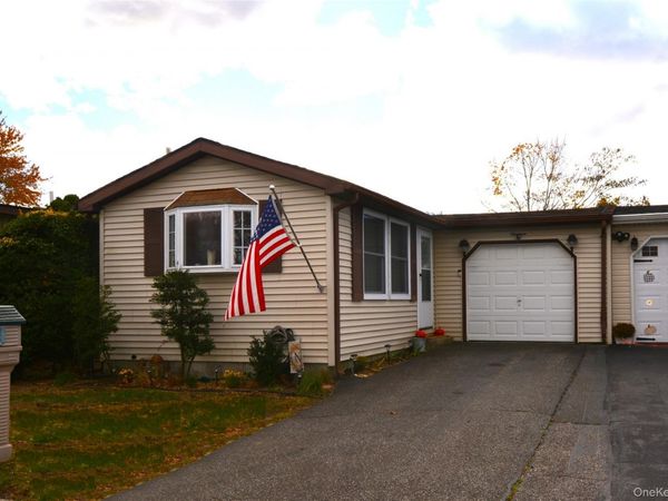 19 Dogwood Lane, Manorville, NY 11949