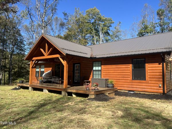 1575 Rice Creek Road, Flag Pond, TN 37657