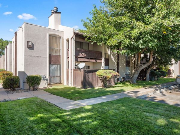1601 Pennsylvania Street NE, Unit L3, Albuquerque, NM 87110