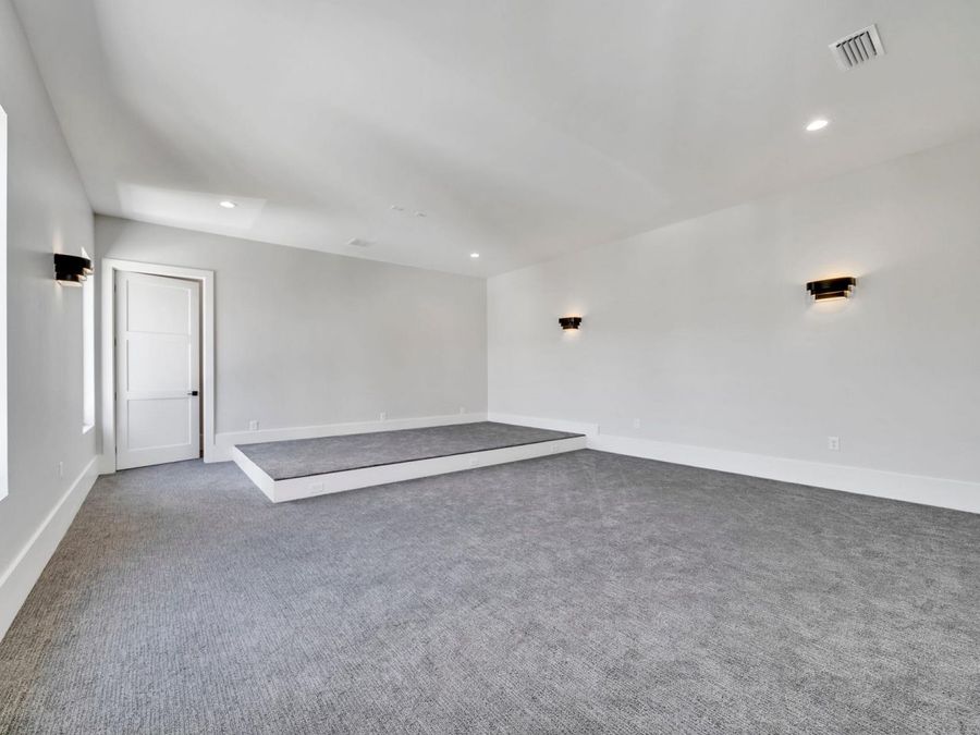 Property Image 128