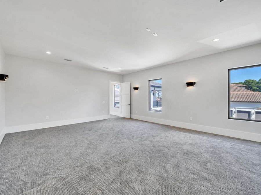 Property Image 129