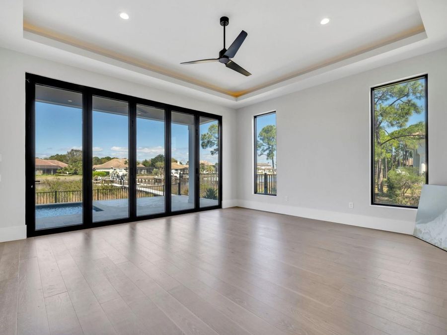 Property Image 100