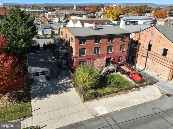 39 N 3RD STREET, CHAMBERSBURG, PA 17201