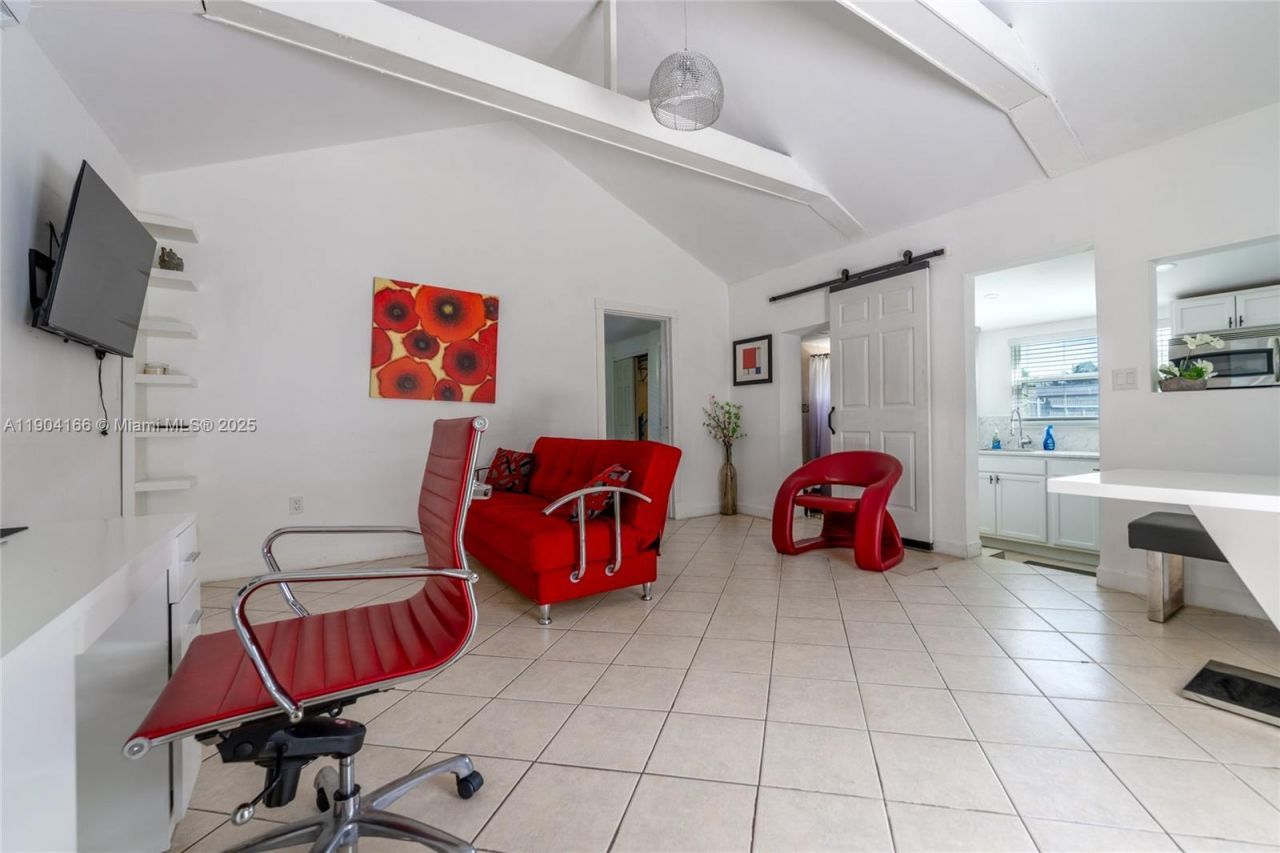 947 NE 149th St, Miami, FL 33161 Photo