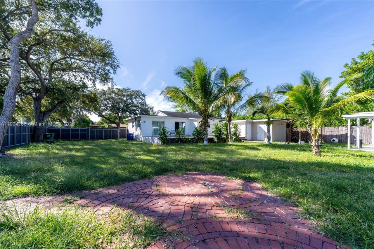 947 NE 149th St, Miami, FL 33161 Photo