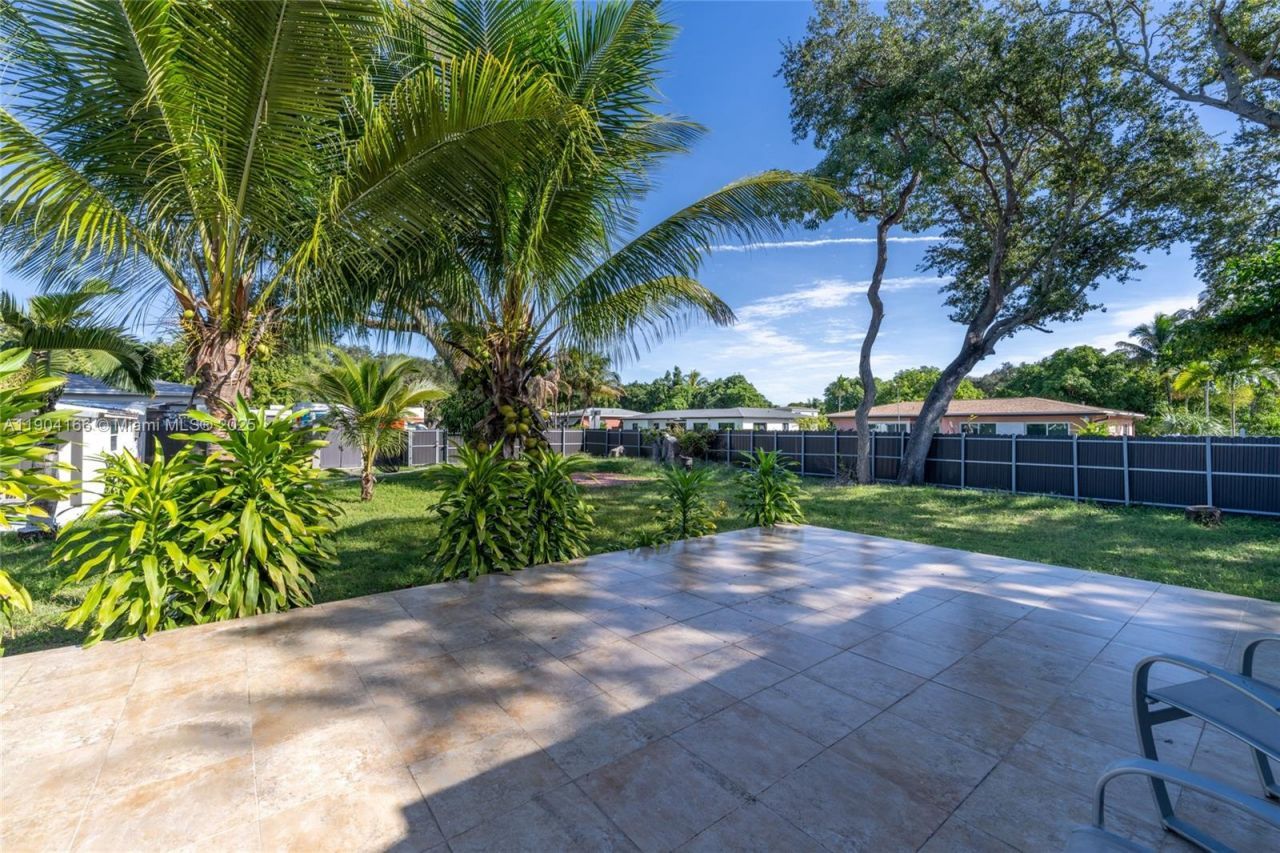 947 NE 149th St, Miami, FL 33161 Photo