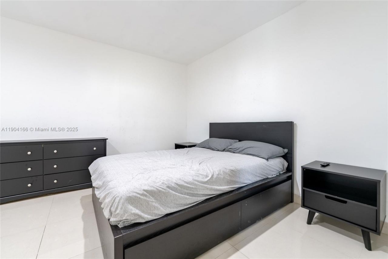 947 NE 149th St, Miami, FL 33161 Photo