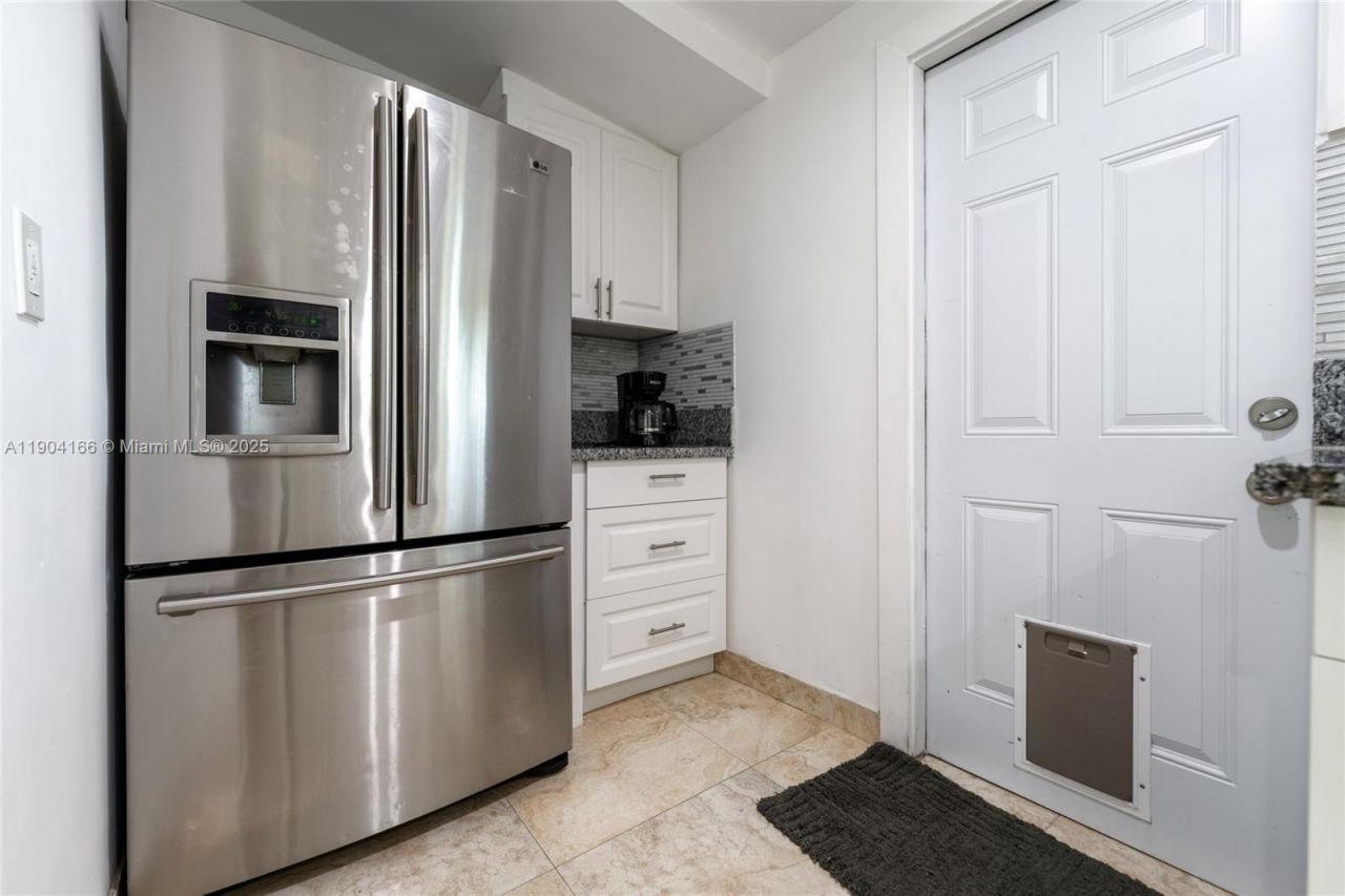 947 NE 149th St, Miami, FL 33161 Photo