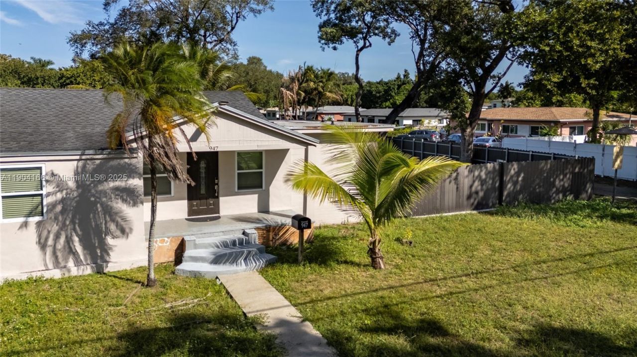 947 NE 149th St, Miami, FL 33161 Photo