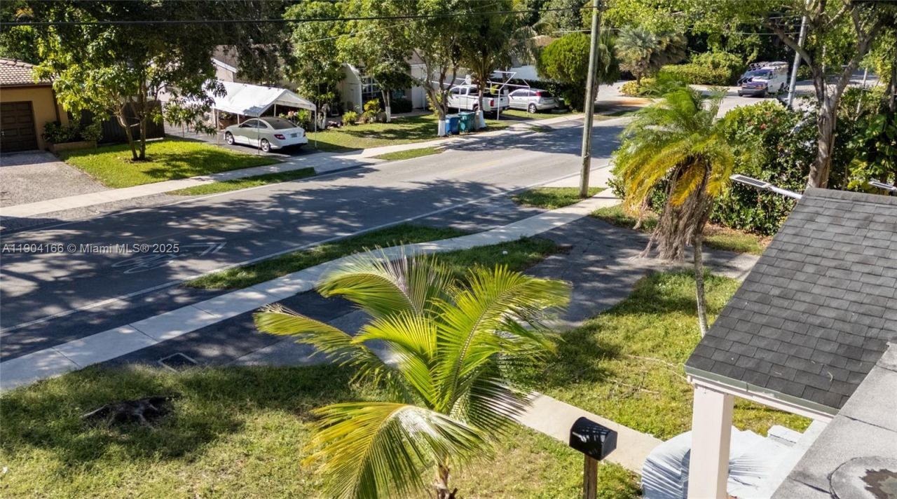 947 NE 149th St, Miami, FL 33161 Photo